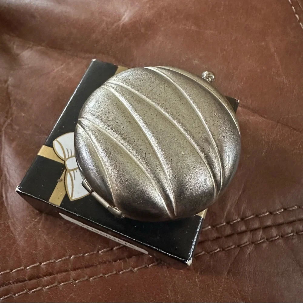 Vintage pill box - Picture 1 of 6